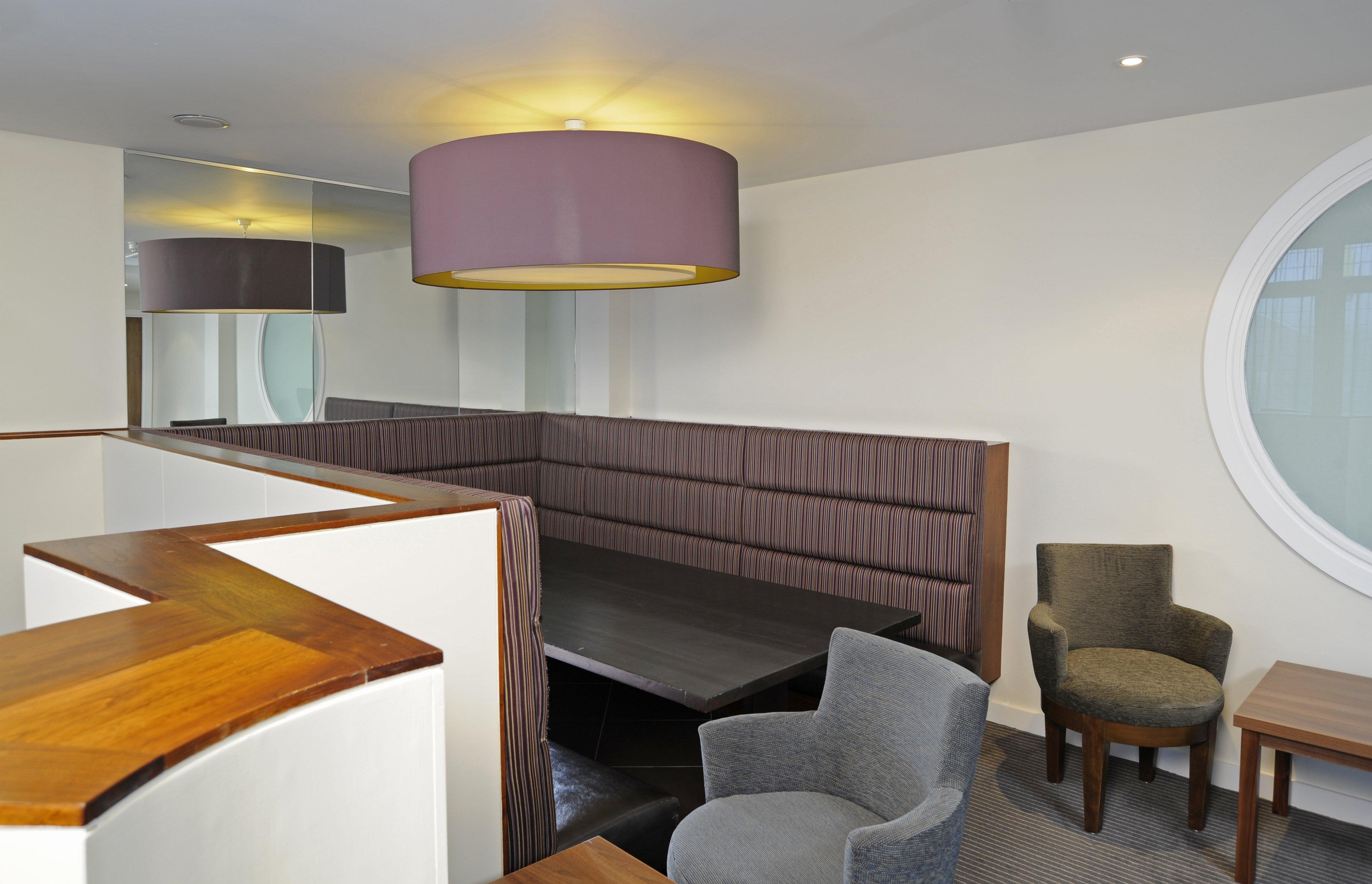 Holiday Inn Express Crewe Exterior foto
