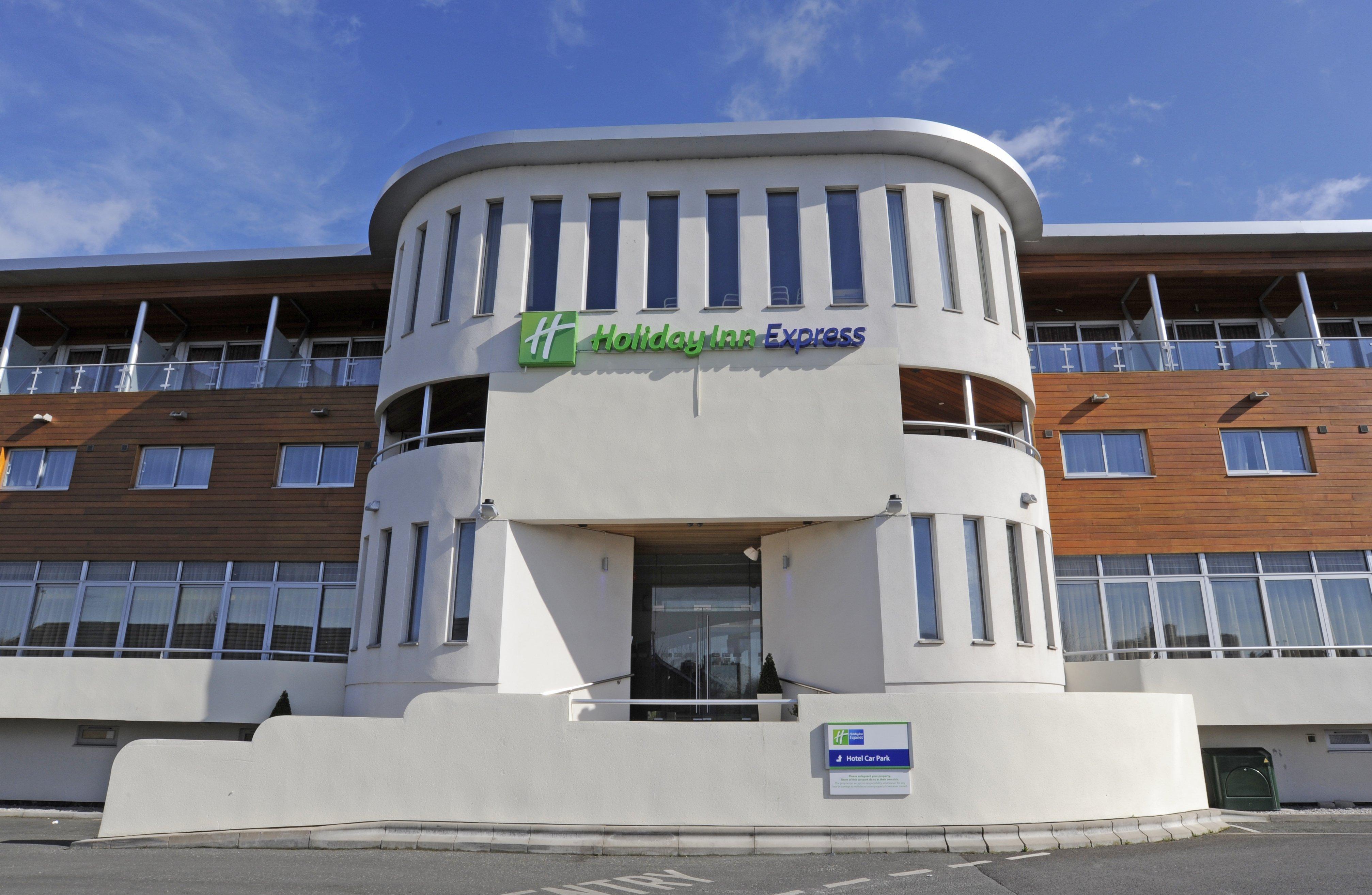 Holiday Inn Express Crewe Exterior foto