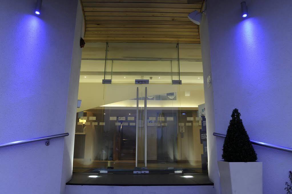 Holiday Inn Express Crewe Exterior foto